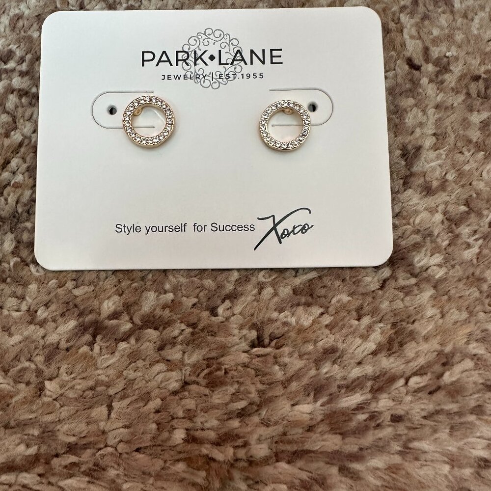 Park Lane jewelry Roo post earrings in gold NEW! crystals in a 1/2"